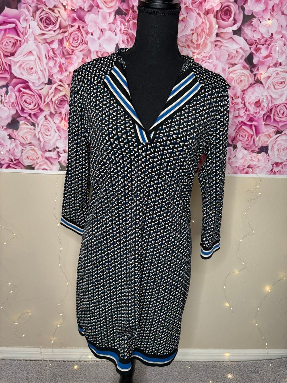 Max Studio Women's Printed Shift Dress 3/4 Sleeves Split Neck Blue Back Stretch